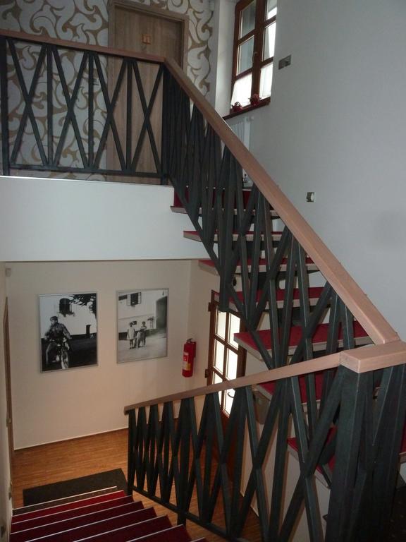 Restaurace A Penzion Bludovecek Exterior foto