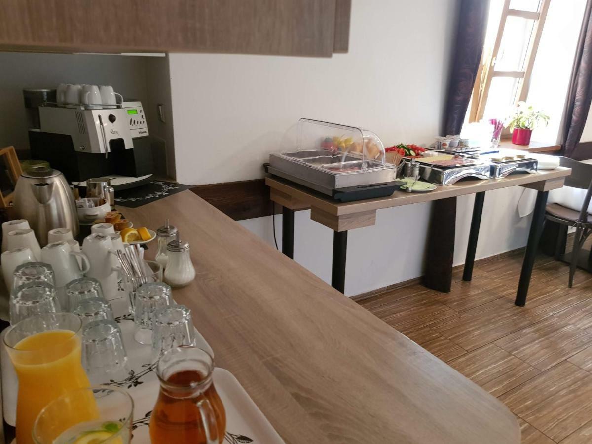 Restaurace A Penzion Bludovecek Exterior foto